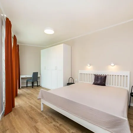 Apartment New 6 - Self Check In, Free Parking Pressburg