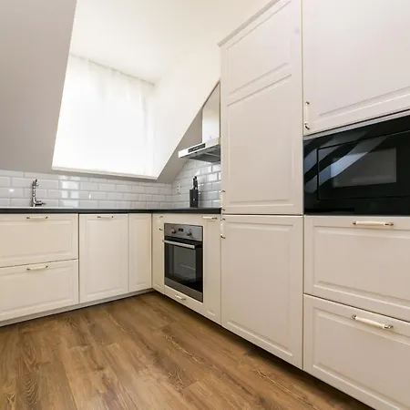 Apartmán New 6 - Self Check In With Parking Included *