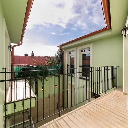 New 6 - Self Check In With Parking Included Apartmán Bratislava